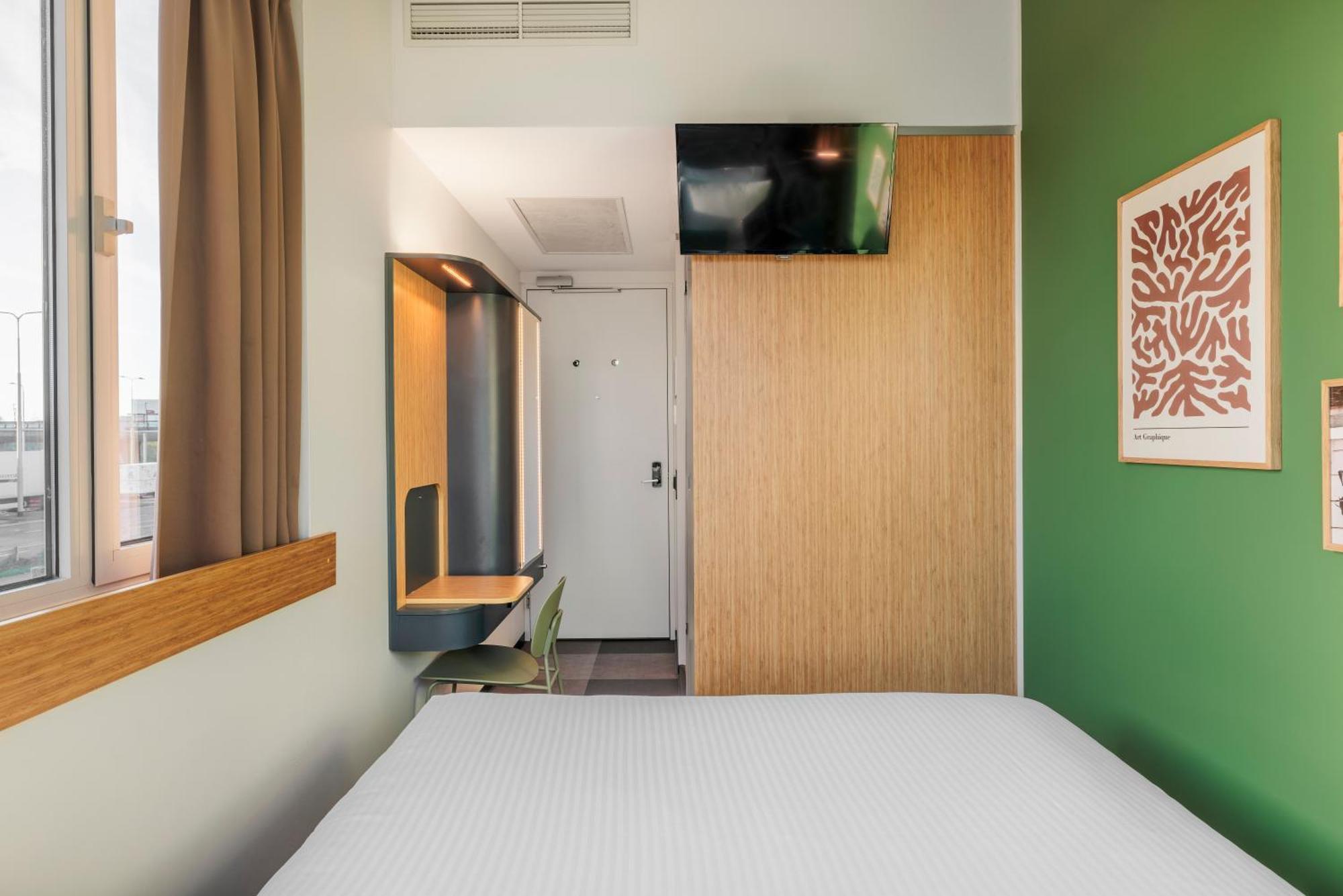Maxhotel Amsterdam Airport Schiphol - Recently Renovated Hoofddorp Zimmer foto