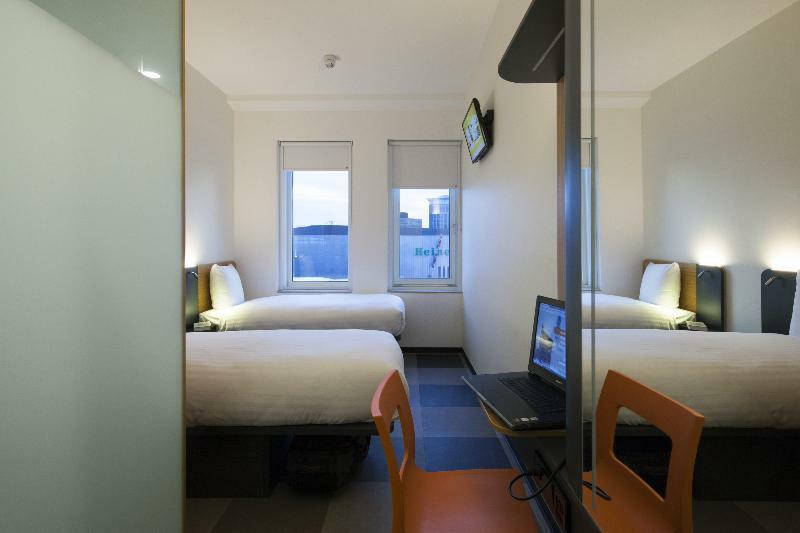 Maxhotel Amsterdam Airport Schiphol - Recently Renovated Hoofddorp Exterior foto